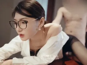 Vào phòng riêng được cấp trên nữ dam dang bú thằng nhỏ cho